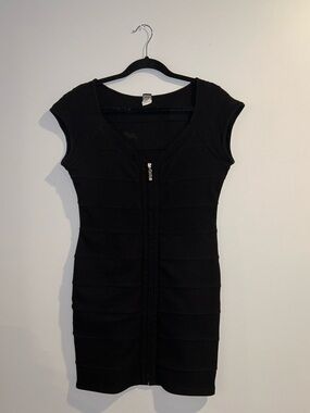 Chesley Black Zip-Front Mini Bandage Dress